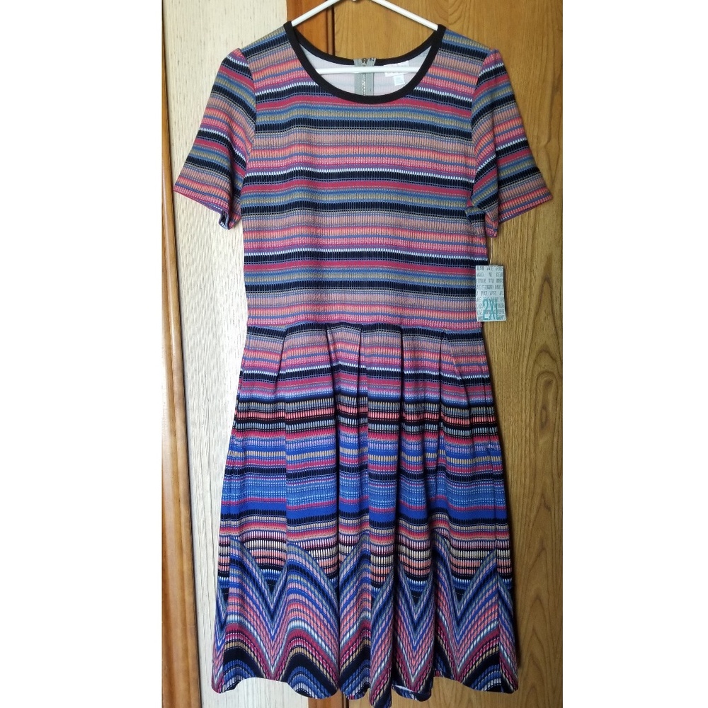 Gorgeous LuLaRoe Amelia